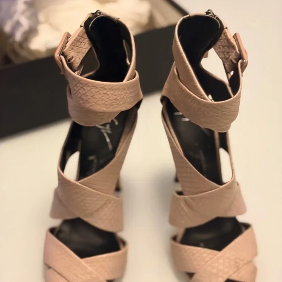 Giuseppe Zanotti Blush Pink Croc-Embossed Strappy Stiletto Sandals Size 38 - Picture 3 of 14